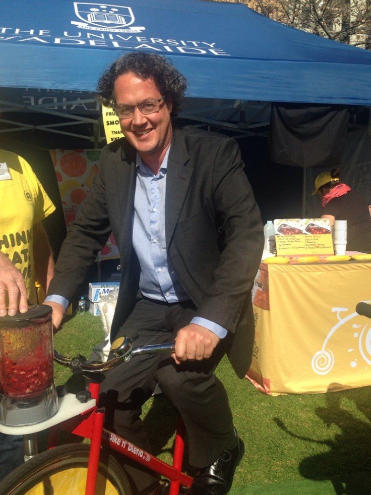 The bike smoothy - Making a delicious smoothy from fruit that would otherwise have been thrown out.